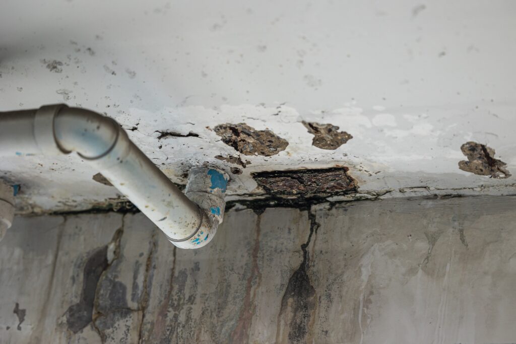 wall cracking from water